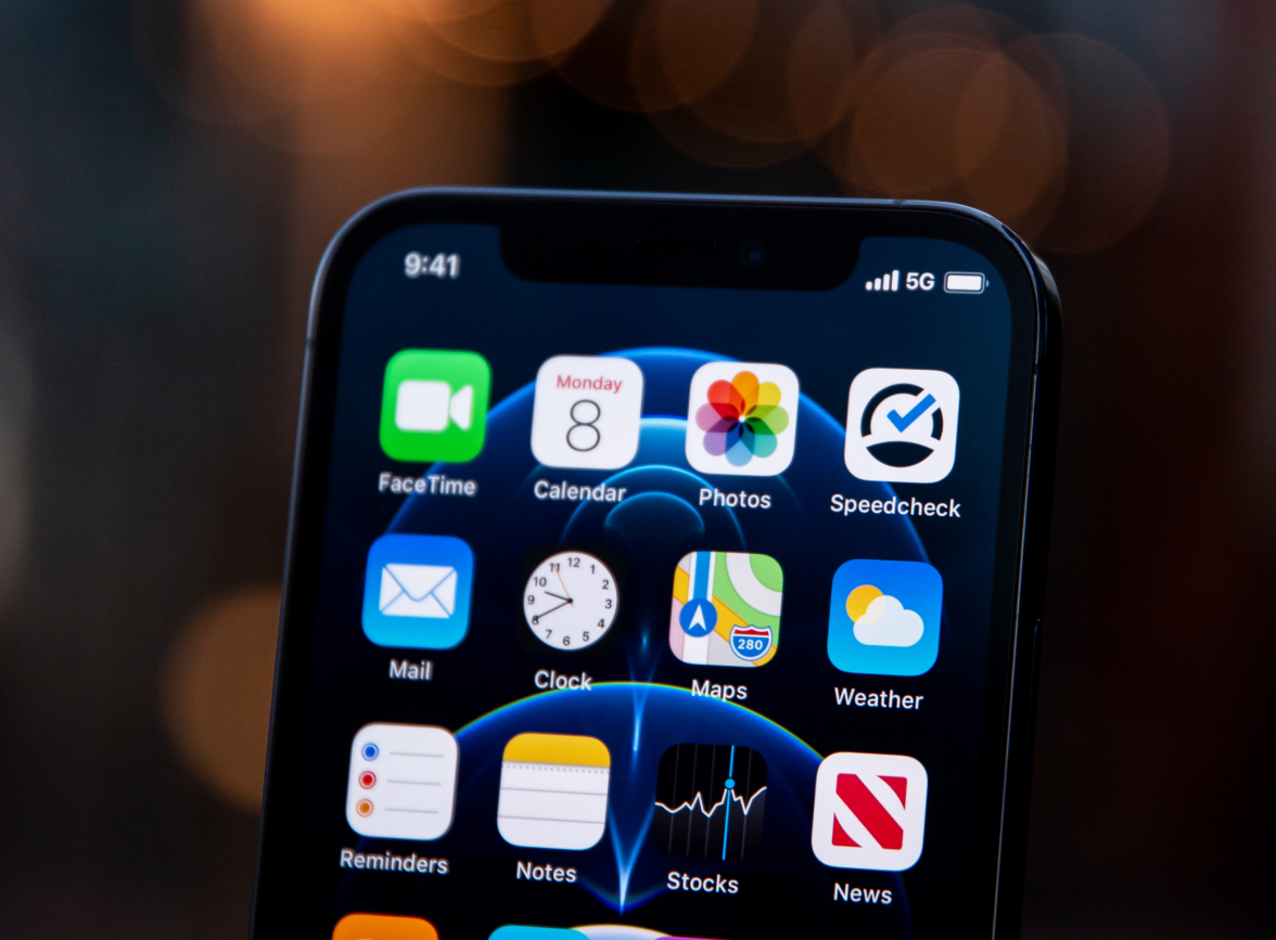 孙吴苹果手机维修分享为什么 iPhone 12 在冬季会自动关机 
