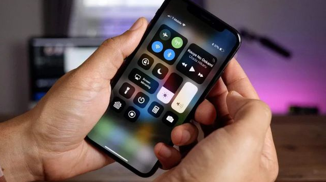 孙吴苹果手机维修分享iPhone 12信号差怎么办 